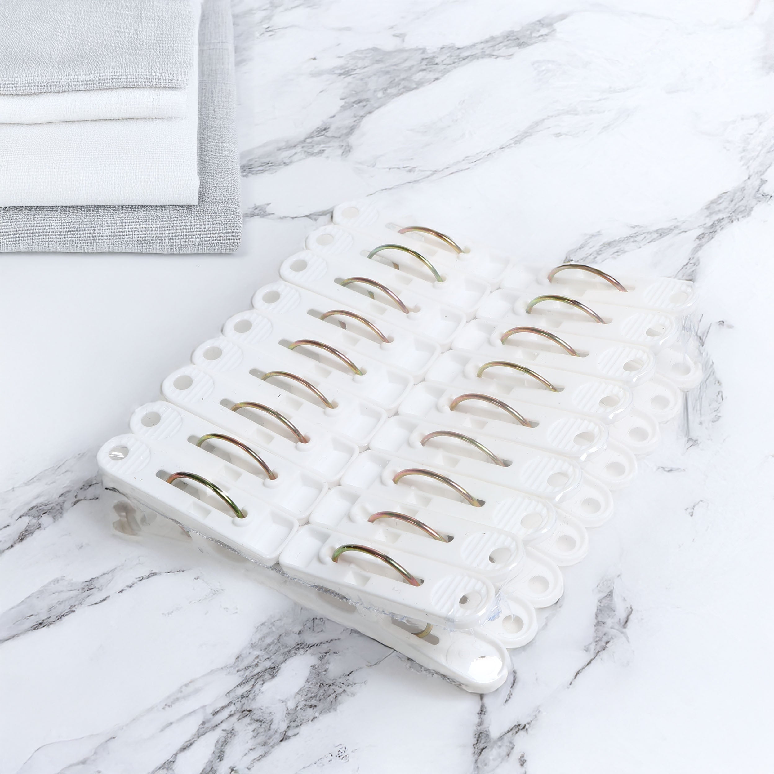 Hosh 18-Piece Laundry Clips – White