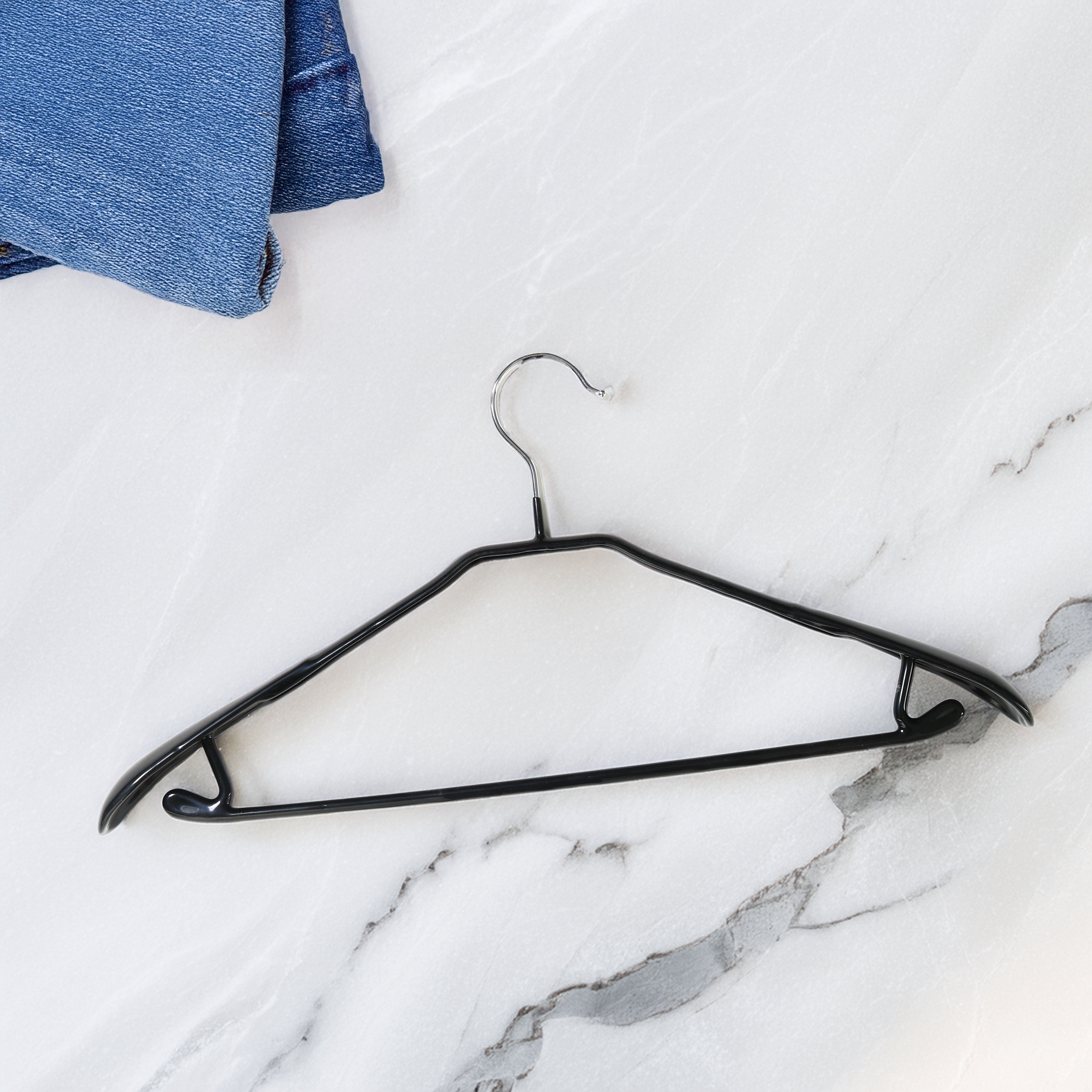 Hosh Wide Shoulder Metal Hanger With PVC Coating - EMW2014