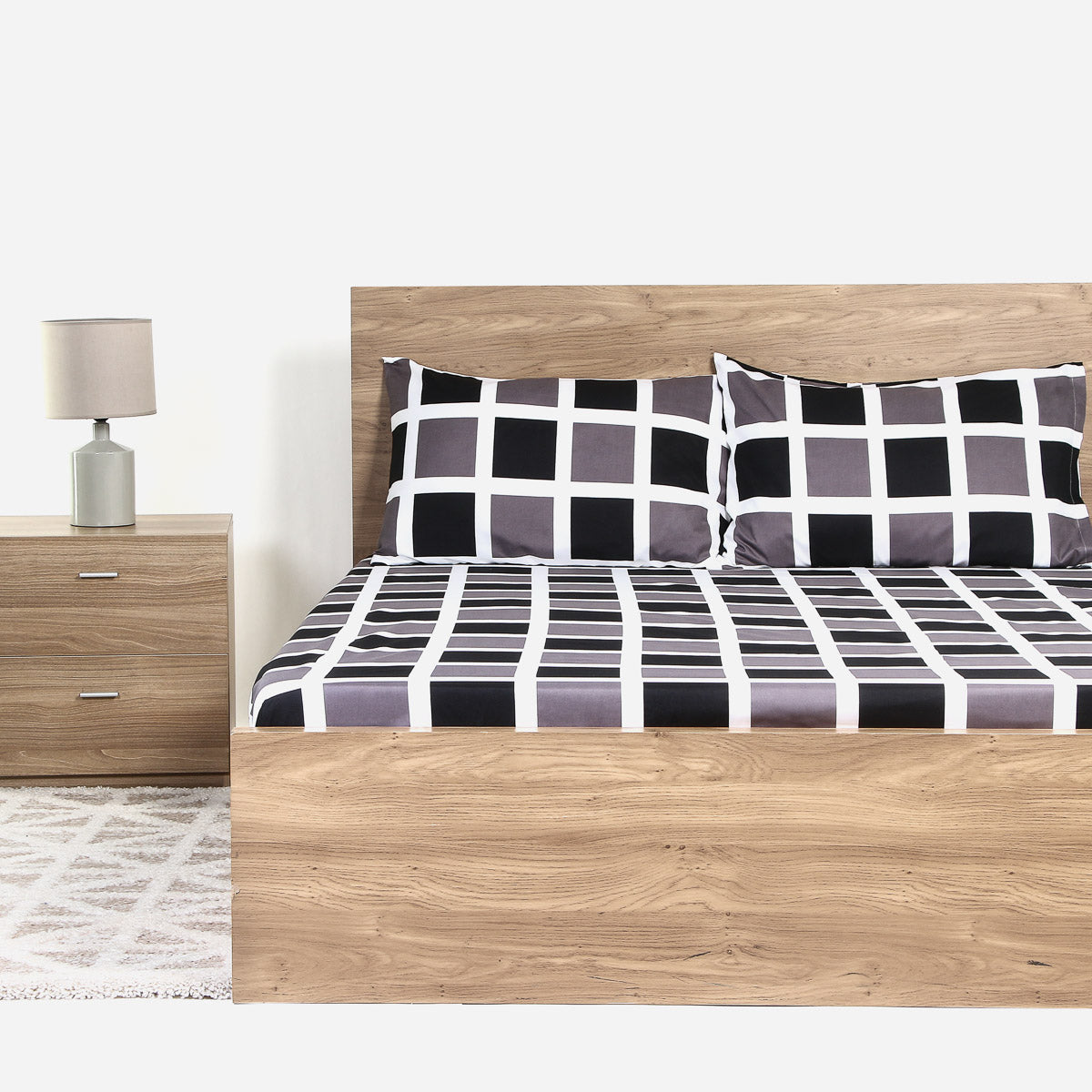 Kingston 3 -Piece Queen Size Fitted Bedding Set Ð Checkered Black and White