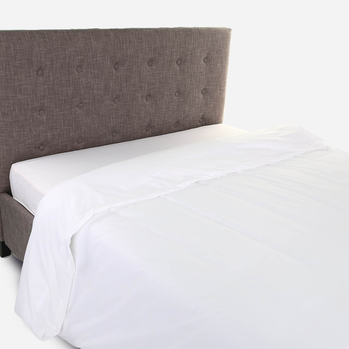 Family Home Hotel Living Duvet Cover (White) - Queen