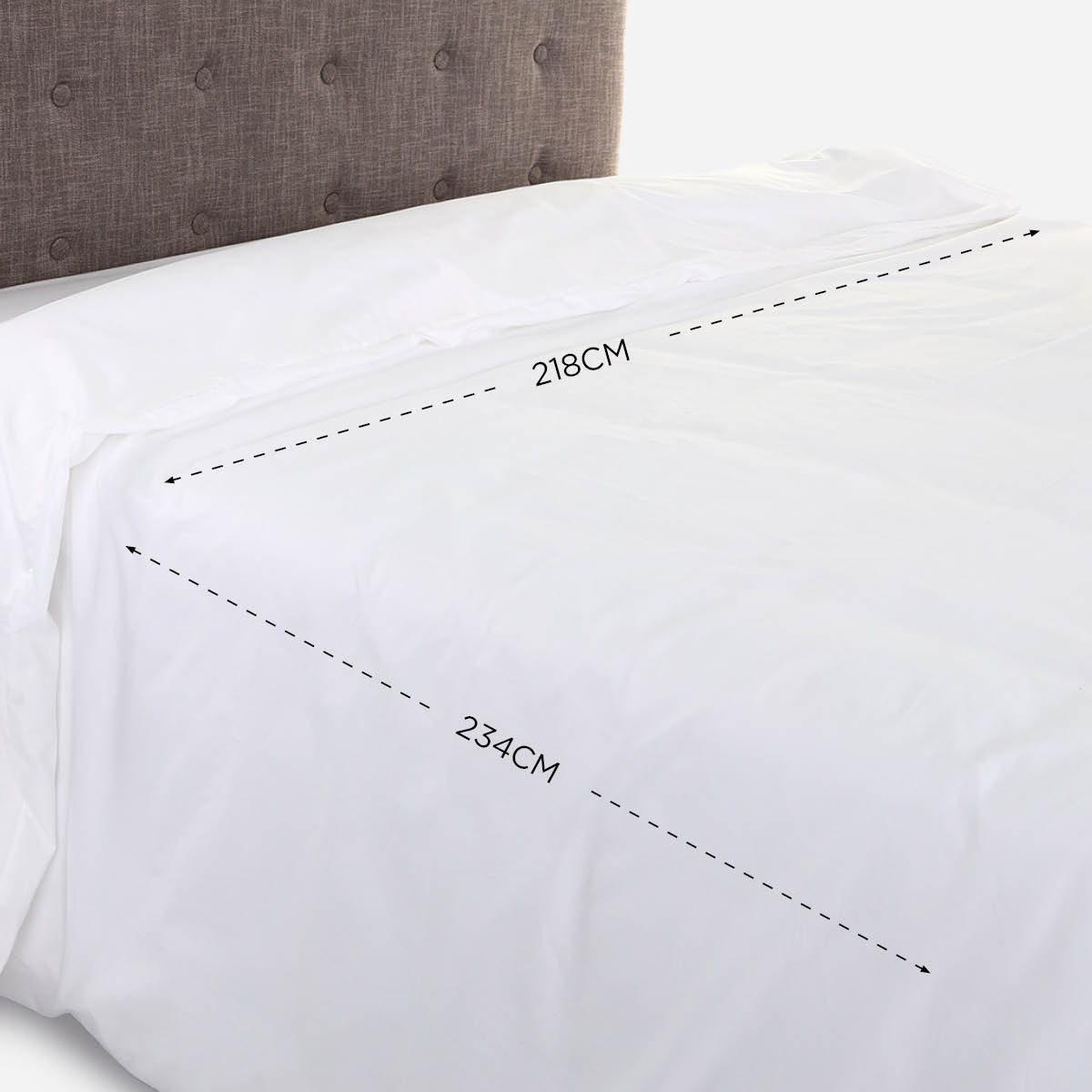 Family Home Hotel Living Duvet Cover (White) - Queen