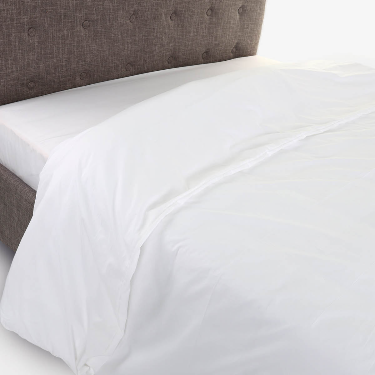 Family Home Hotel Living Duvet Cover (White) - Queen