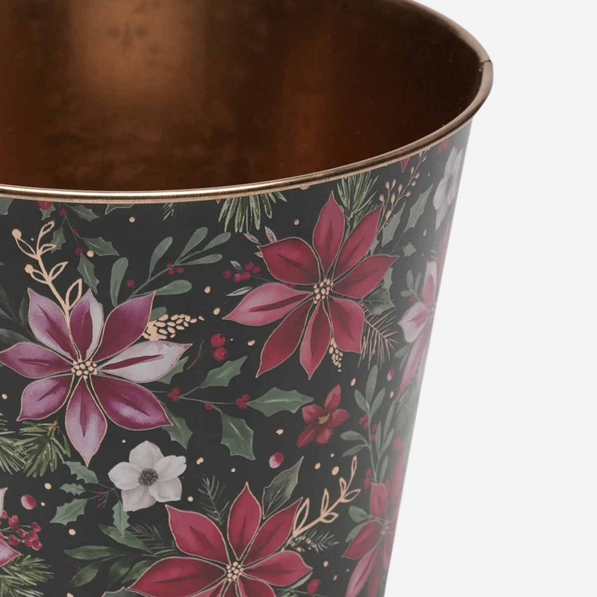 HWP-10439897:Christmas_Bucket_2_-_5.jpg