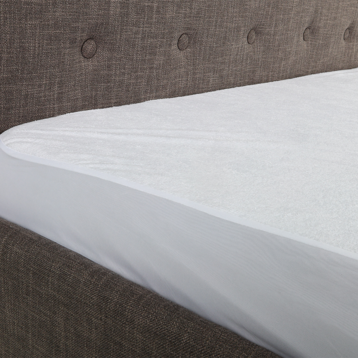 Hosh Fitted Waterproof Mattress Protector (White) - 60x80in