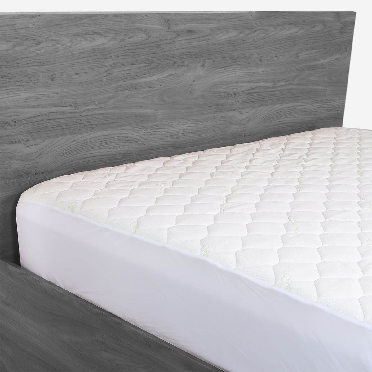 HWP-39127464:HEALTHY_HOME_WATERPROFF_MATTRESS_PAD_WHITE_QUEEN_-_39127464-1.jpg