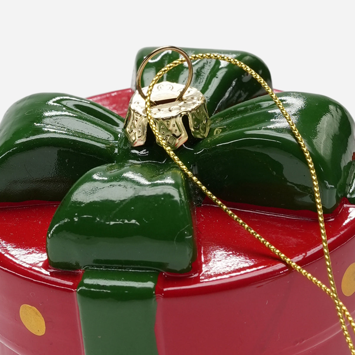 HWP-10439422:Plastic_Round_Giftbox_Ornament_-_4.jpg