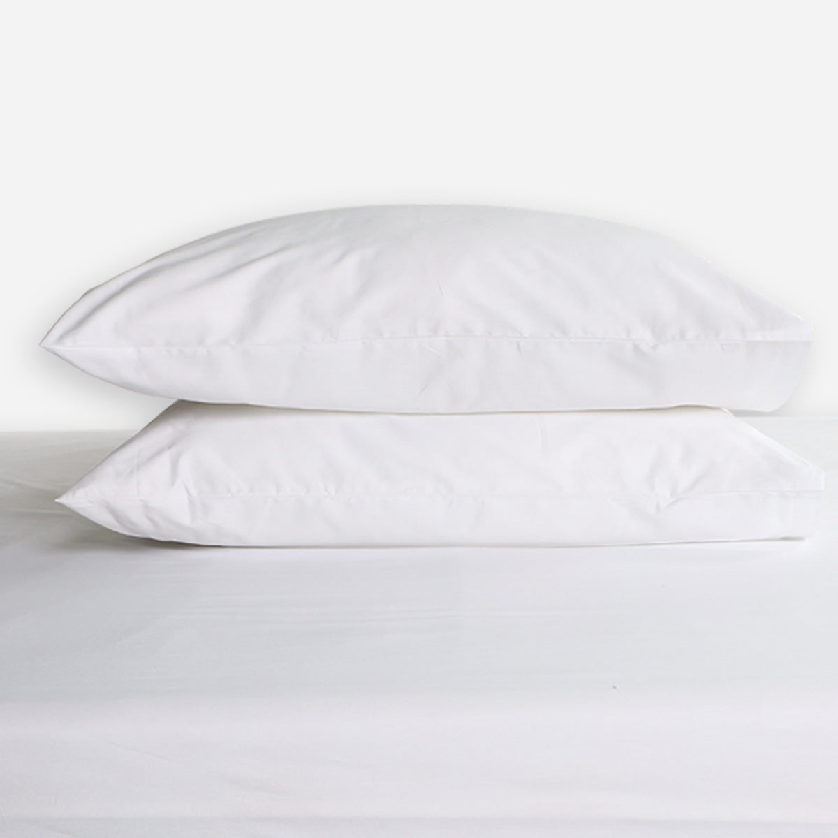 Royal Linens 3-Piece Diamond Collection Bedsheet Set (White) - Queen