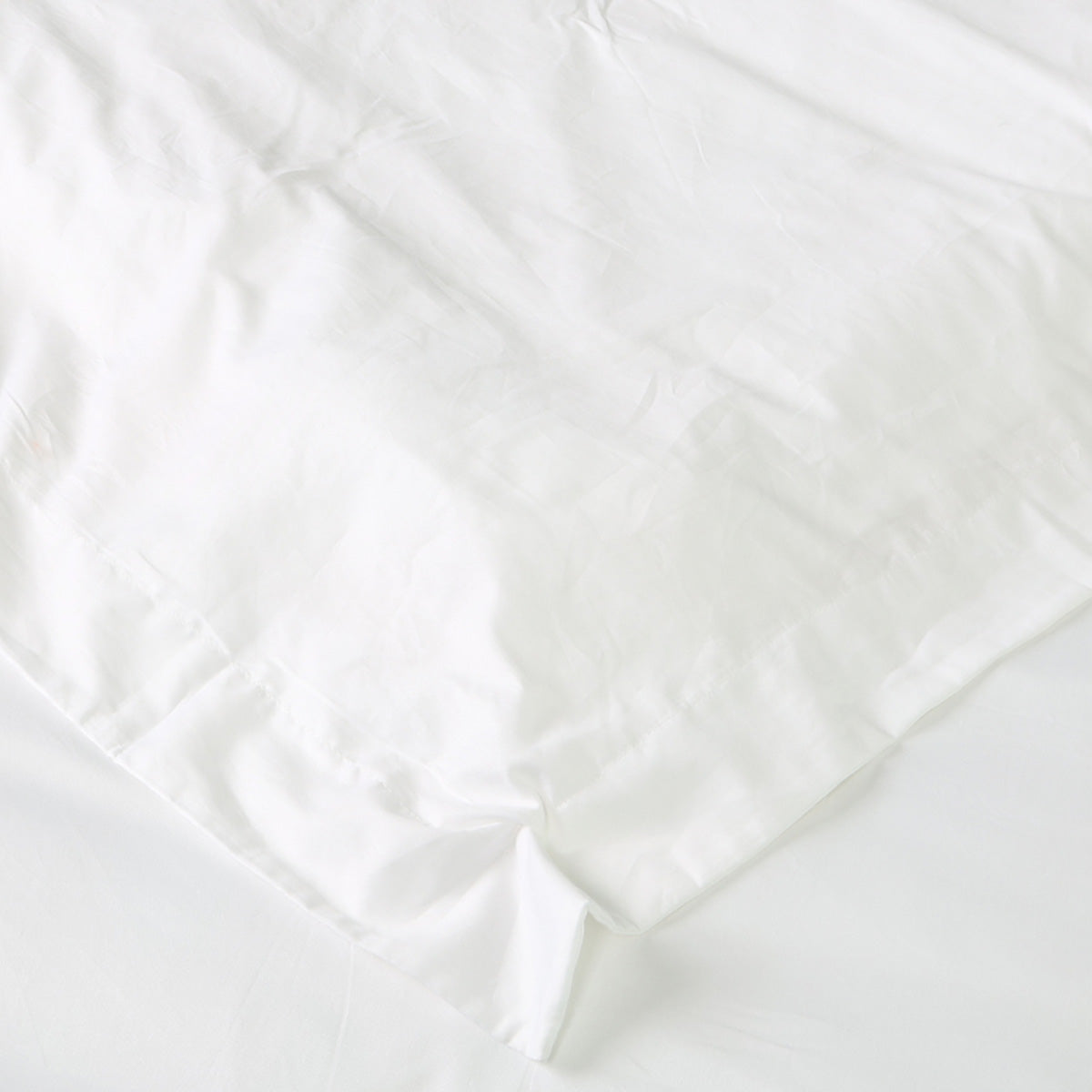 Royal Linens Diamond Collection Duvet Cover (White) - King