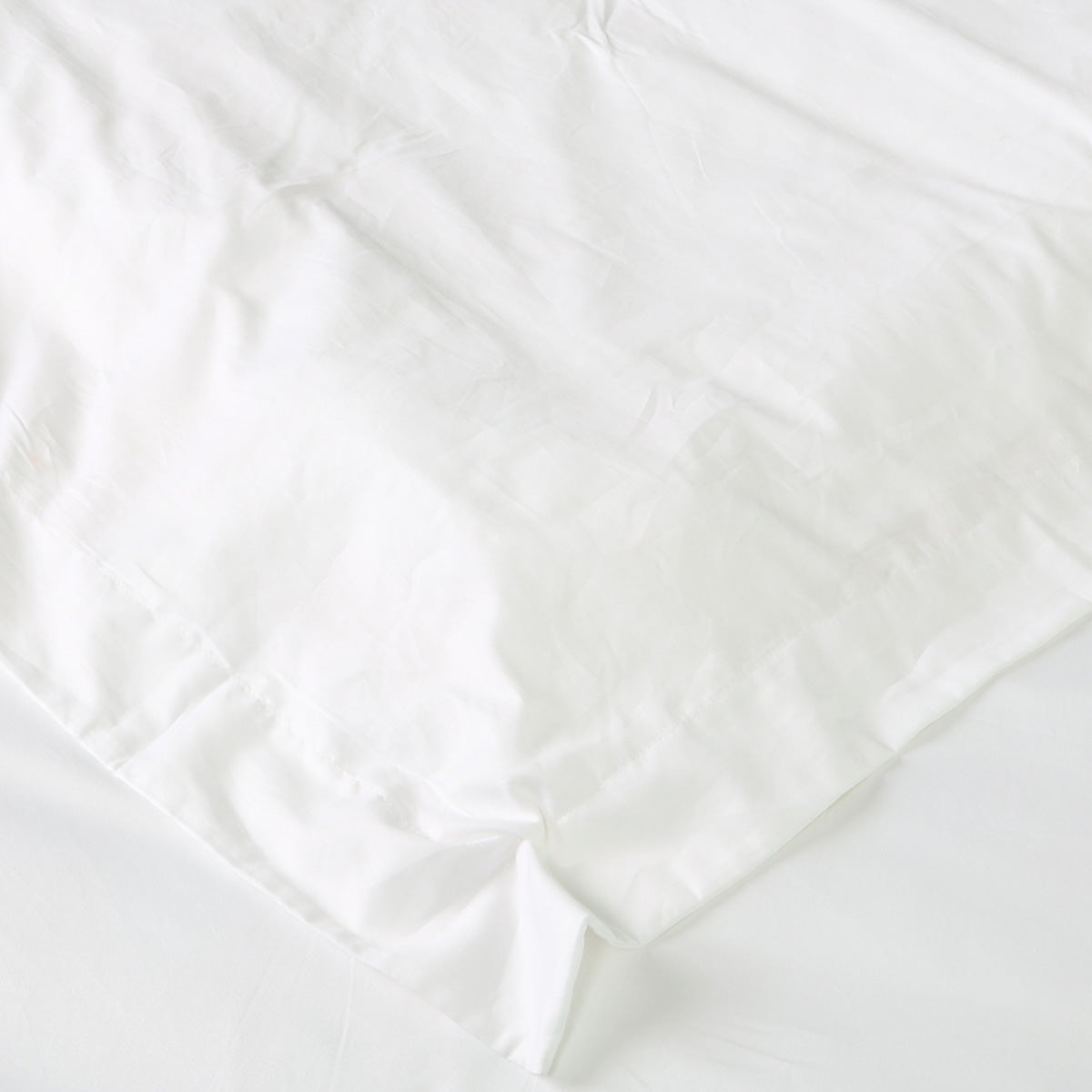 Royal Linens Diamond Collection Duvet Cover (White) - Twin