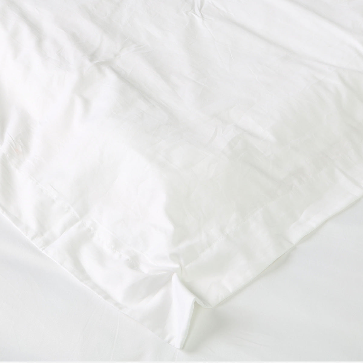Royal Linens Platinum Collection Duvet Cover (White) - Twin