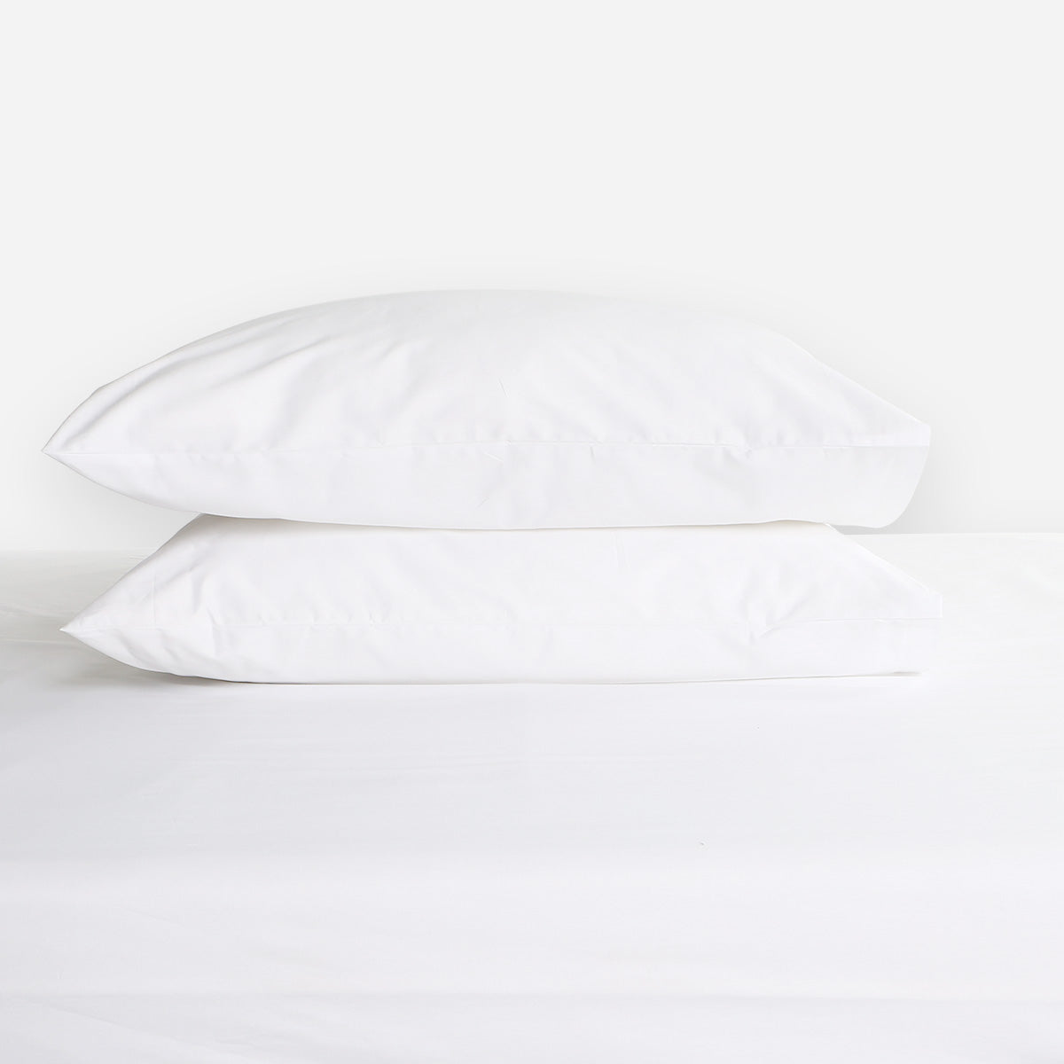 Royal Linens 3-Piece Gold Collection Bedsheet Set (White) - King