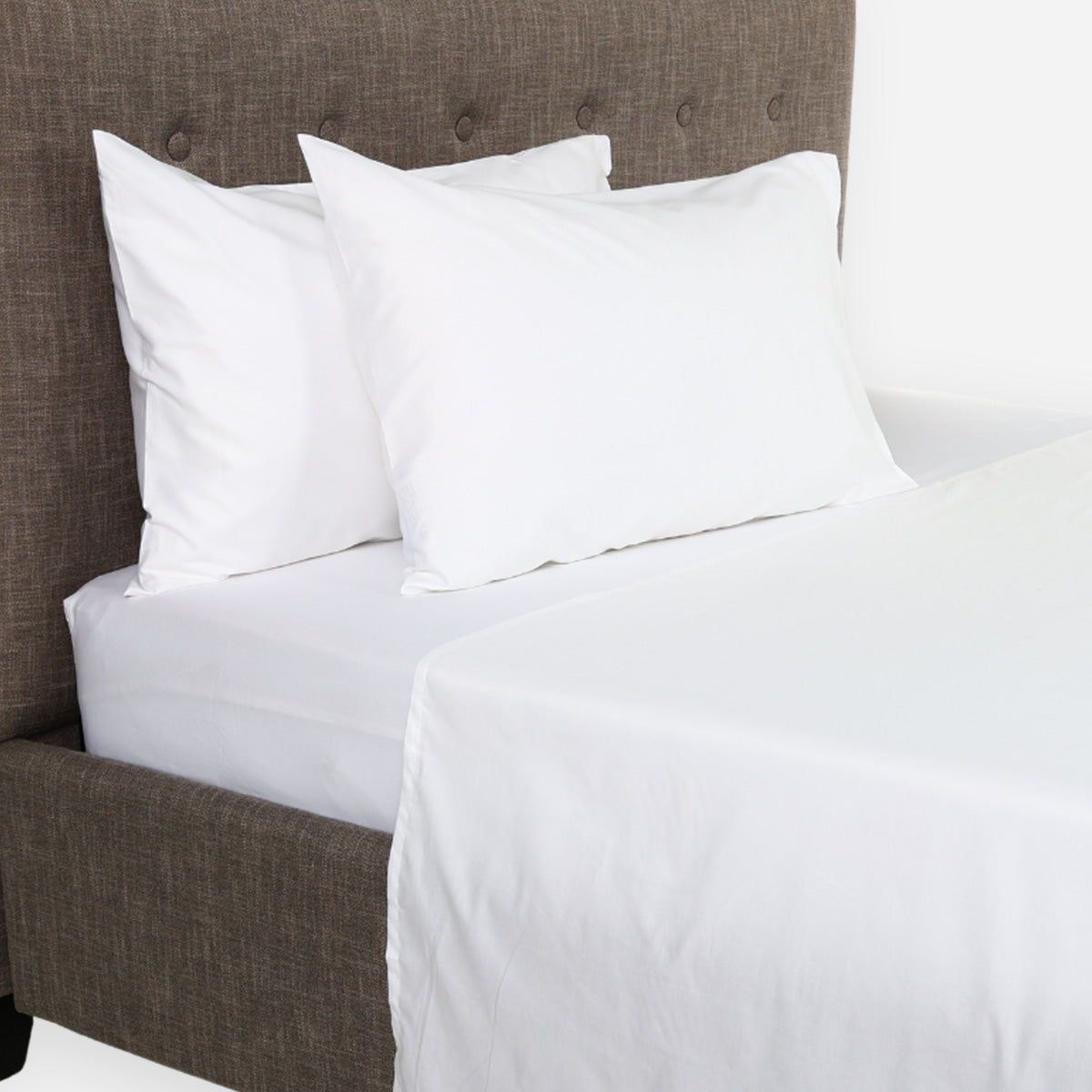 Royal Linens 4-Piece Gold Collection Bedsheet Set (White) - Queen