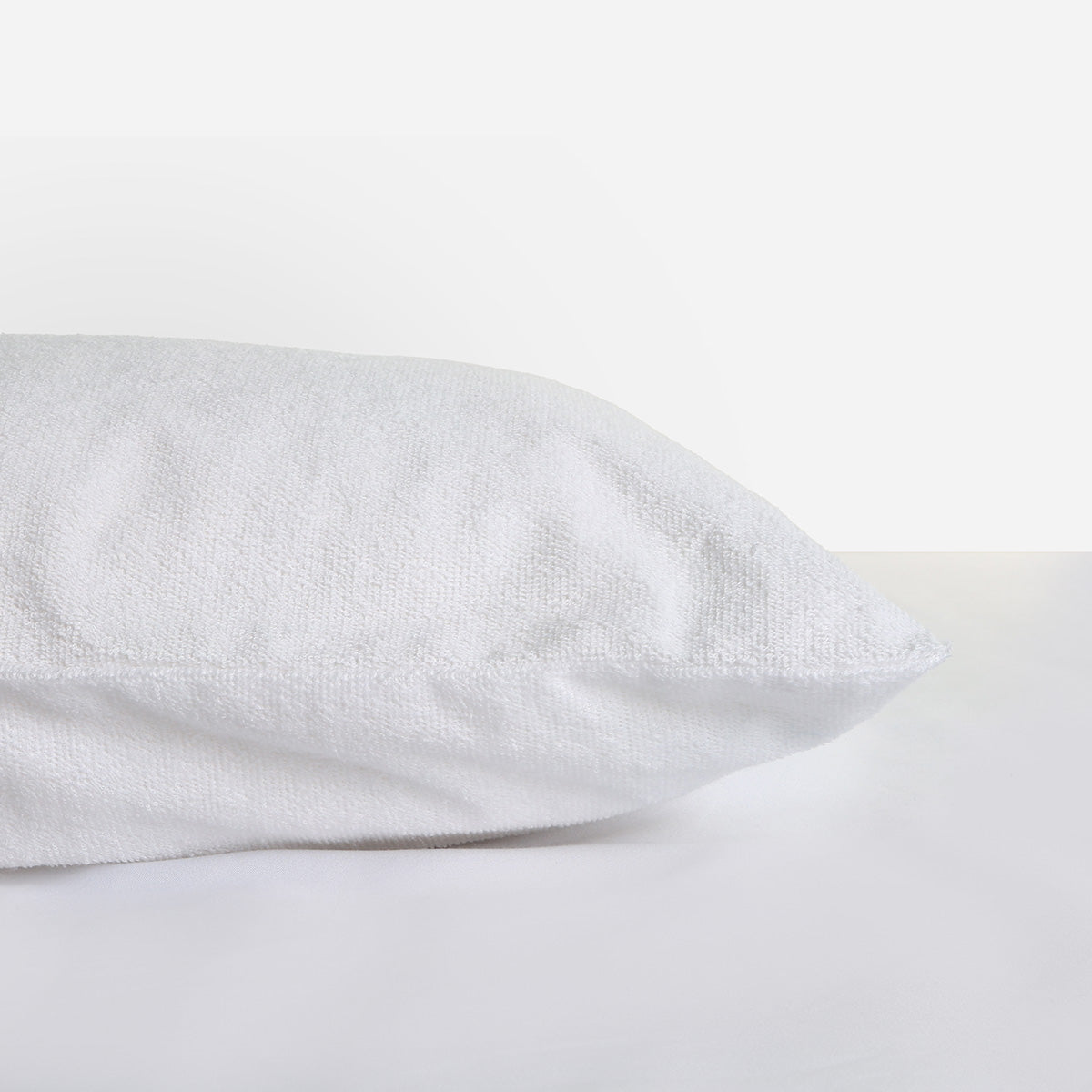 Ultima Linen The Sleep Expert Pillow Protector (White) - 14x22in